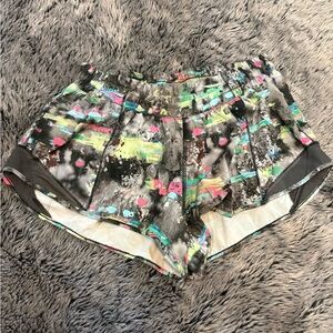 lululemon athletica Hotty Hot Low-Rise Lined Short